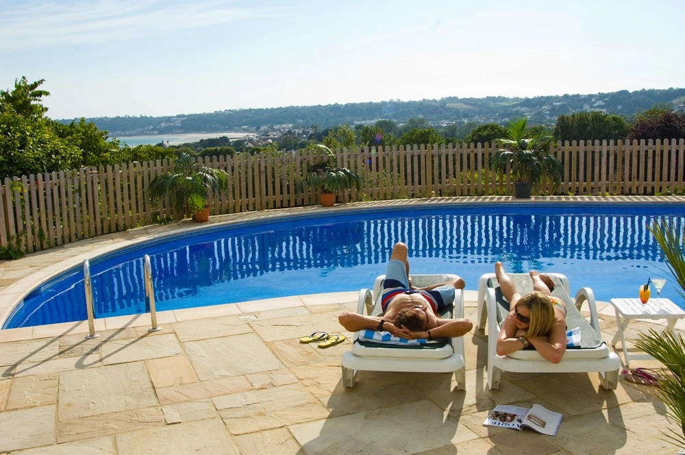 Hotel Cristina - Outdoor Swimming Pool